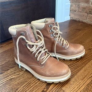 Sorel Women's Tan Lace Up Boots